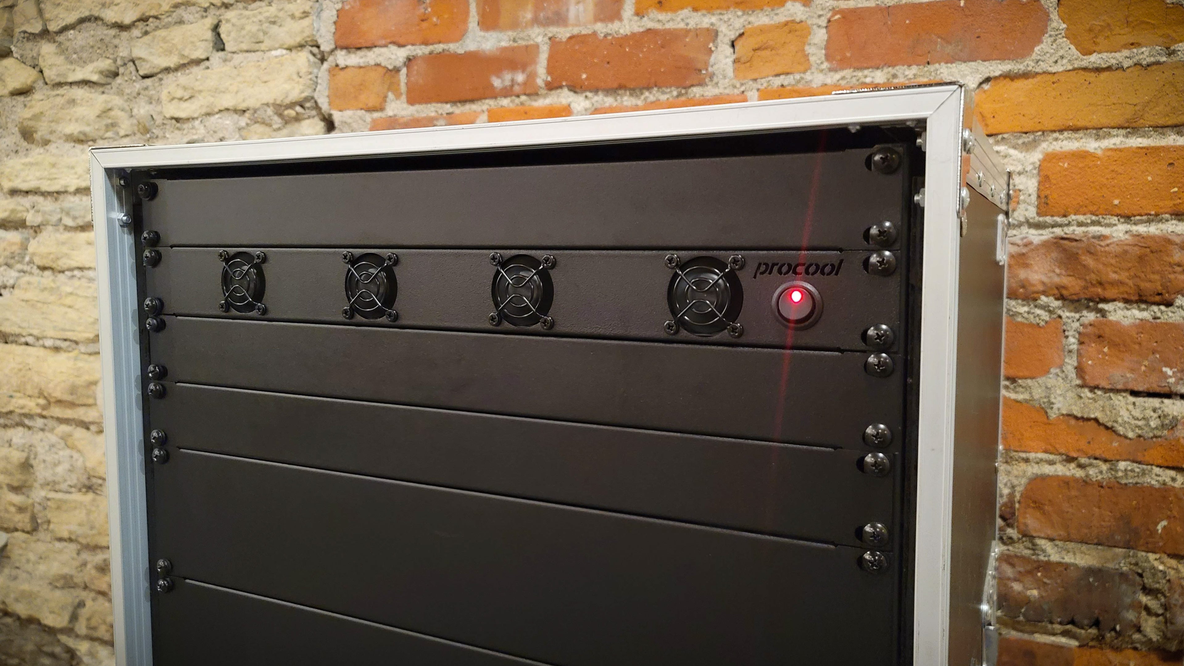 TV440 - 1U High Airflow Rack Fan System – Procool